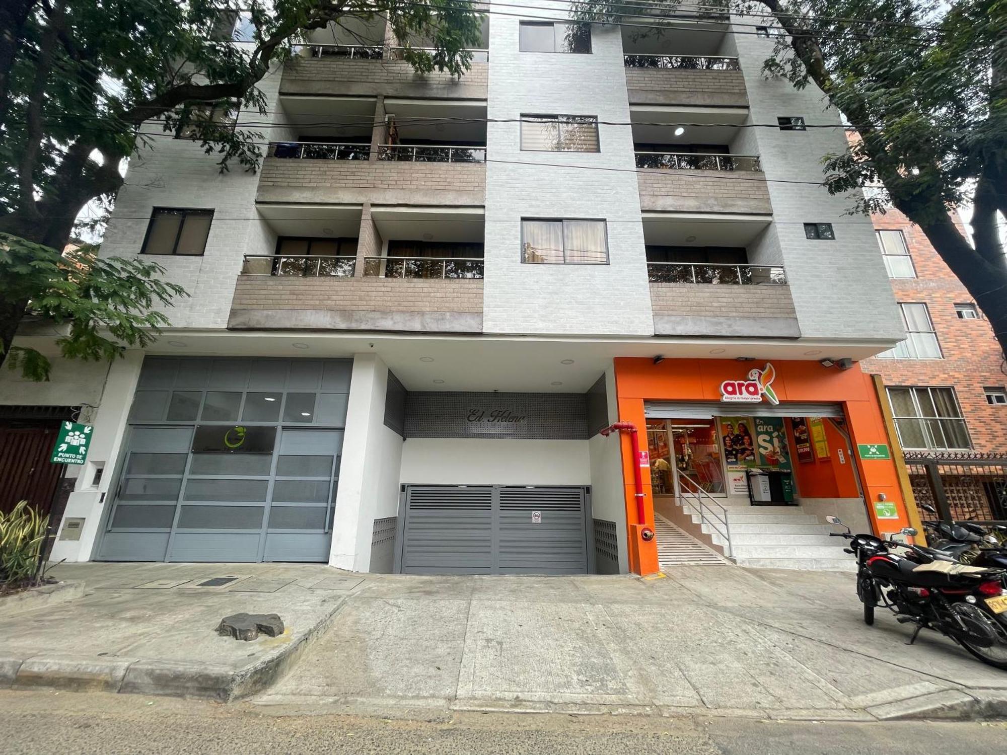 Edificio Helena Apartment Меделин Екстериор снимка